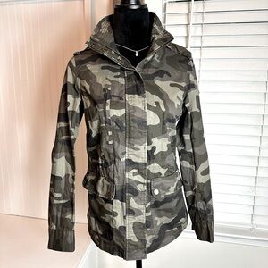LOVE TREE Camouflage Women's Jacket